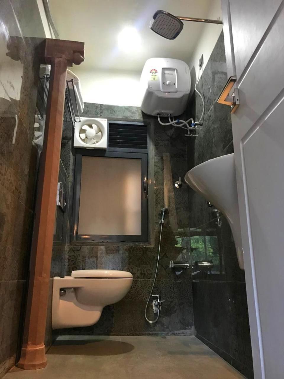 Via Varanasi-A Boutique Hotel Экстерьер фото